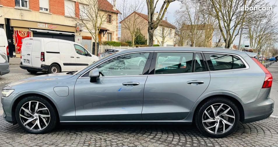 Volvo V60 T8 Inscription Luxe - 2.0 T BVA8 396cv - Plug in Hybride 50km Full Elec - Crit'1 / 2nd Main - Factures Carnet et 2 clés disponible - Reprise Possible (image 4)