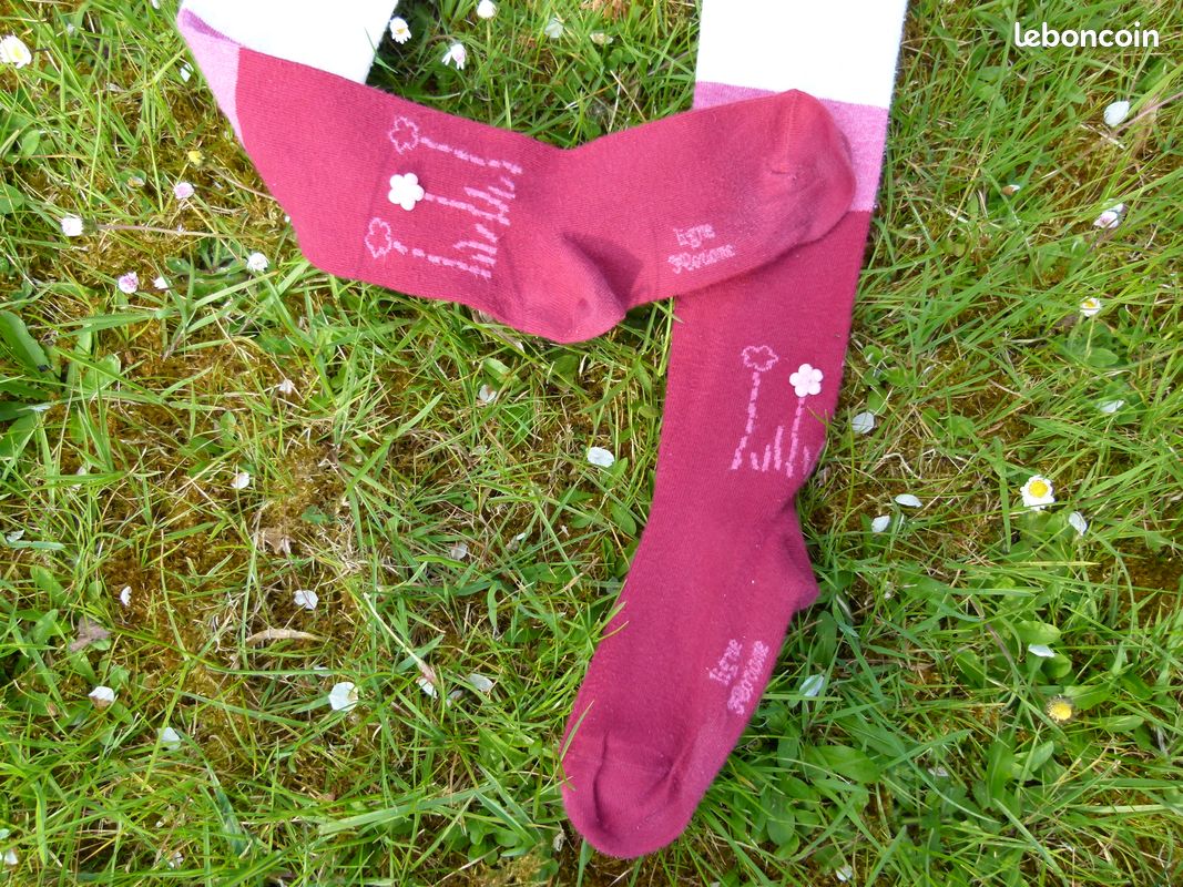 Collants Verts Taille 35-37 – Avec Couture Arrière, Jamais Portés – Occasion Comme Neufs, Sans Marque