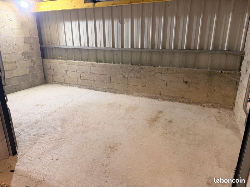 Box de location · à Neuvic · 90 €