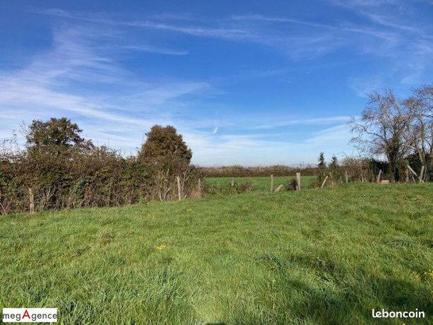 Terrain 2052 m² SAINT-GERAND-LE-PUY