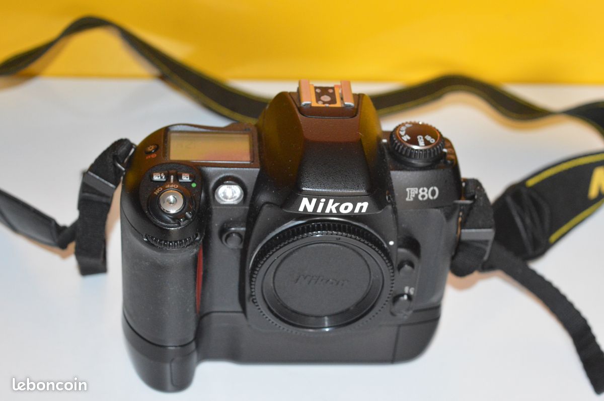 NIKON MB-N12 POIGNEE D ALIMENTATION Z8