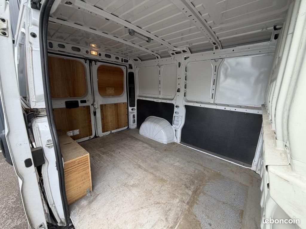 PEUGEOT BOXER Premium L1H1 2.2 BlueHDi - 120 CV 13542 HT (image 15)