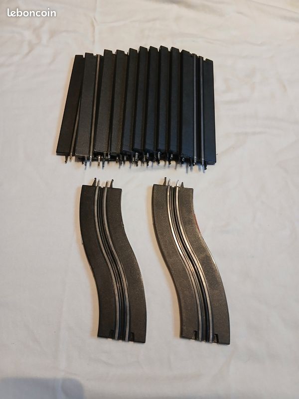 Lot de 12 petites rails pour circuit de voiture de course (image 1)
