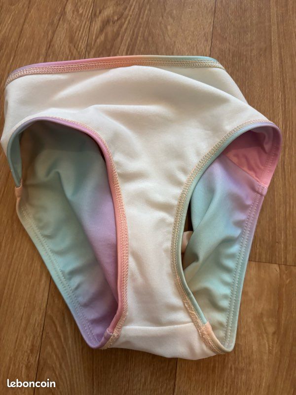 Maillot de bain fille 6/7 ans (image 6)