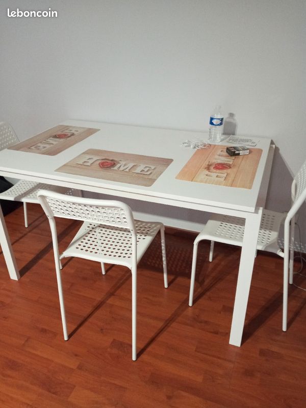 Table a manger et 4 chaises (image 2)