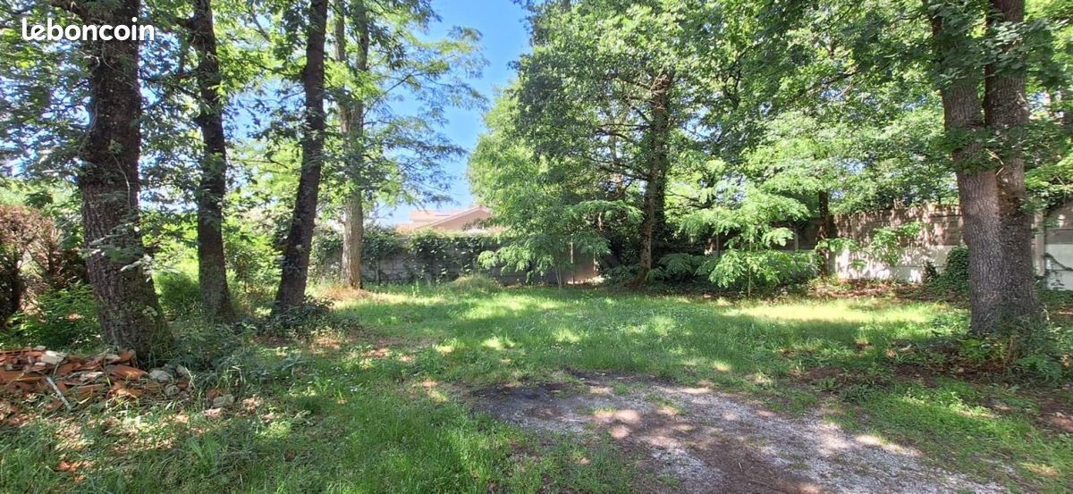 Terrain 500 m² · à Saint-Médard-en-Jalles · 500 m² · 190 000 €