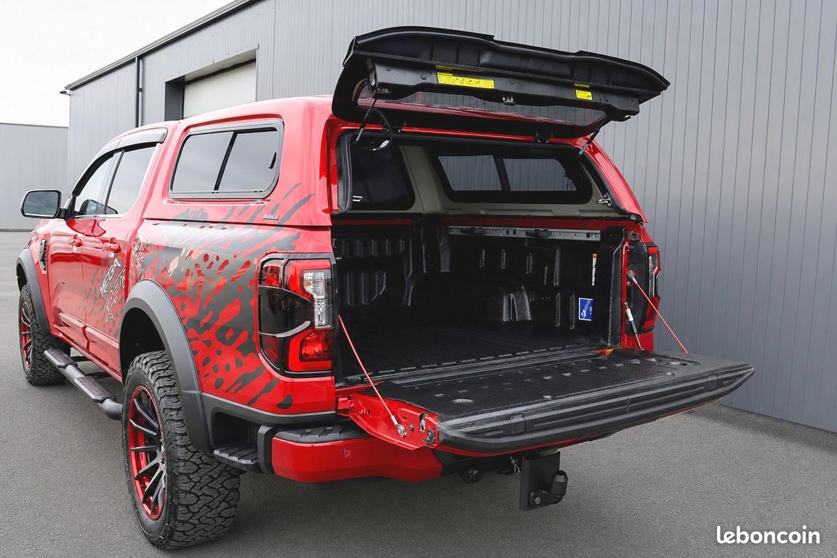 FORD RANGER MEGA RAPTOR UNIQUE DOUBLE CABINE 2.0L TURBO DIESEL BVA6 5 PLACES – HARD TOP SPORT – KIT CARROSSERIE MEGA RAPTOR – RADARS Av & Ar + CAMERA 360° – CUIR ELECTRIQUE CHAUFFANT – GARANTIE 1 AN (image 15)