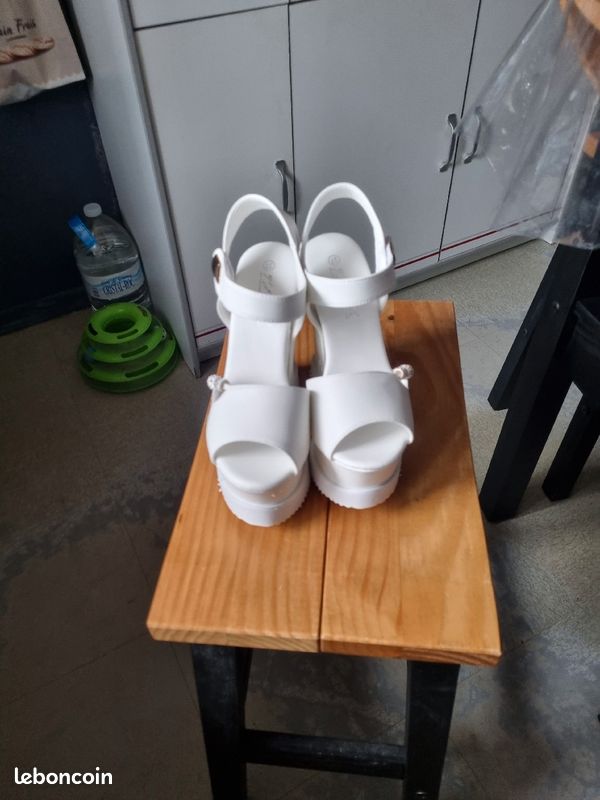 Vend talons haut (image 1)