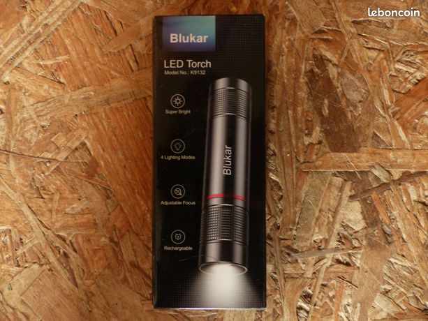 Lampe Torche LED Blukar K9132 Rechargeable 2000 Lumens, Ultra Puissante Zoom