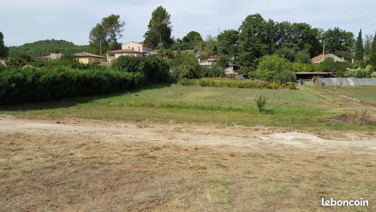 Terrain 568 m² Martillac · 170 000 €