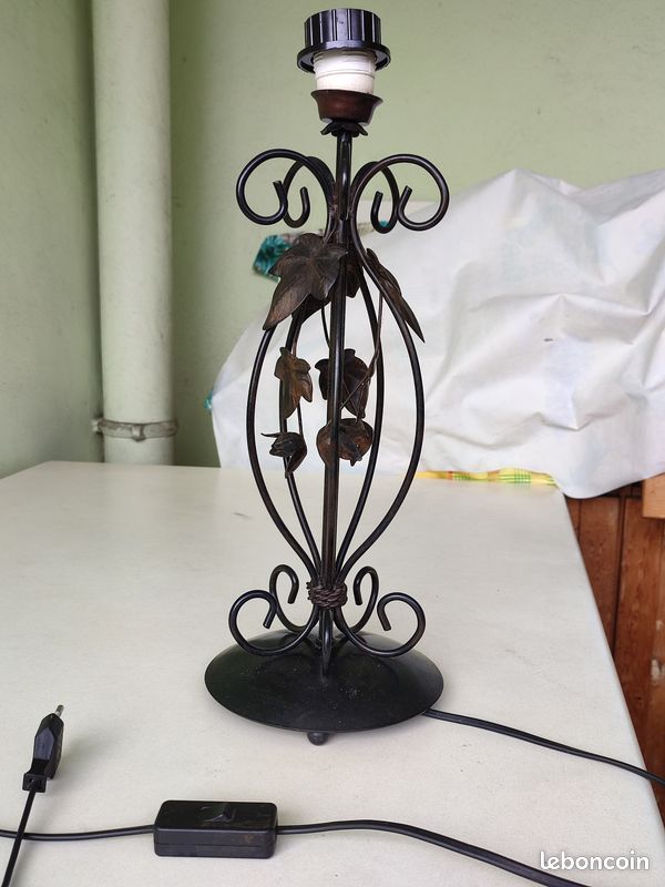 Lampe en fer forgé (image 3)