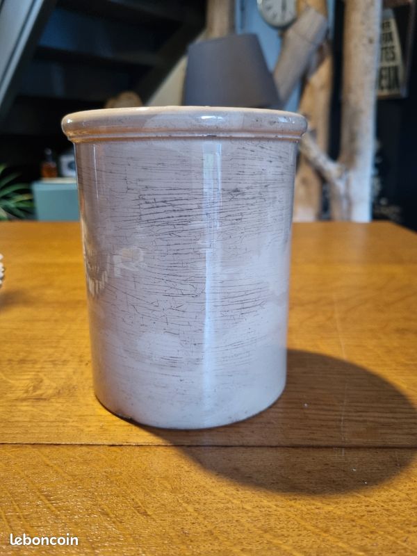 Pot ancien en faïence Creil et Montereau (image 1)
