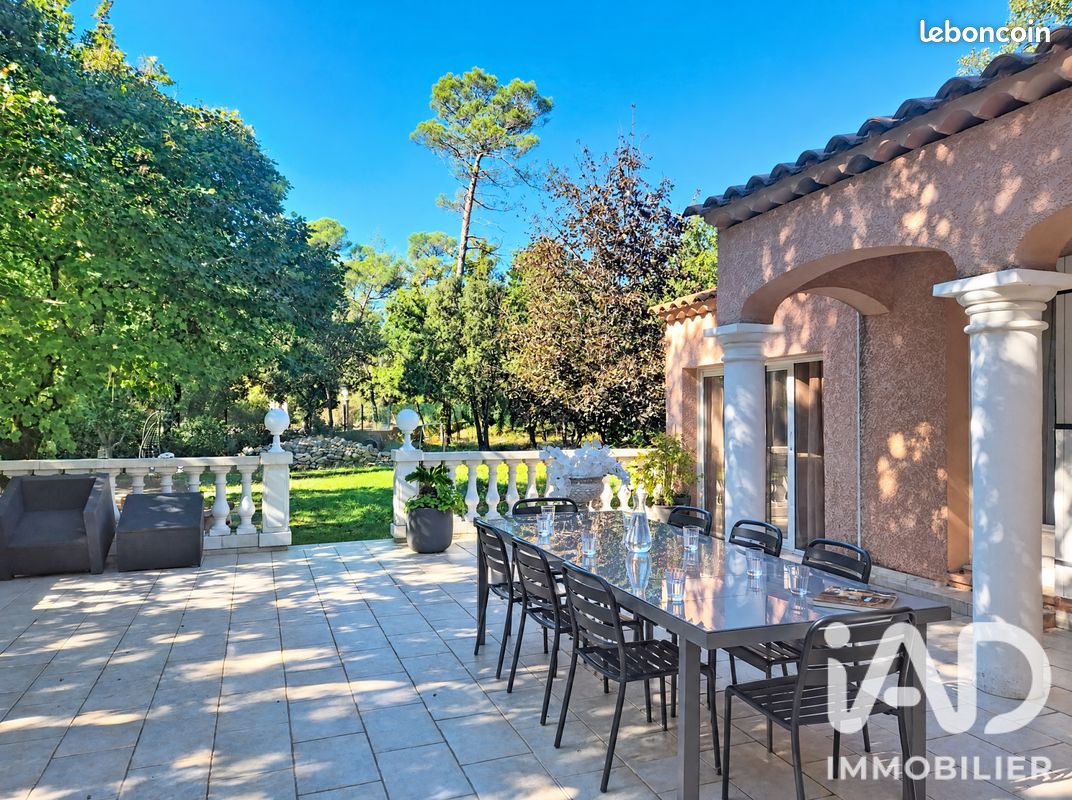 Maison 4 pièces 122 m² · à Nans-les-Pins · 122 m² · 599 000 €