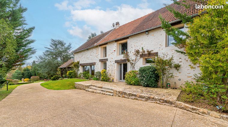Maison 9 pièces 208 m²