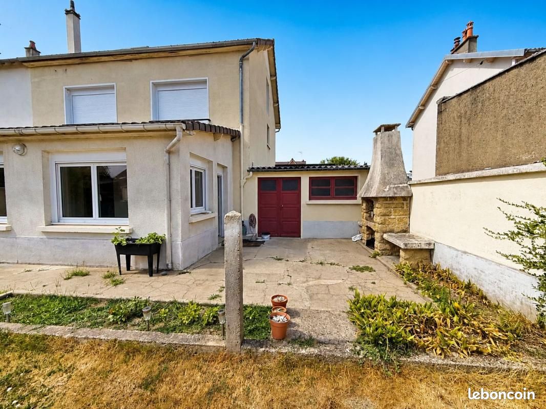 Maison 6 pièces 150 m² · à Arnage · 150 m² · 1 200 €