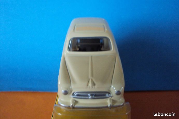 DINKY TOYS ATLAS Peugeot 403 Beige Noel 2012 Etat Neuve EUR 35,00 - FR