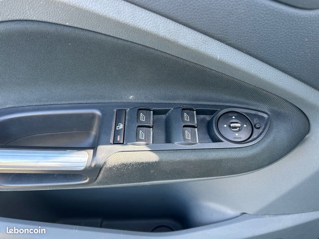 FORD Grand C-MAX 1.6 TDCI 115 FAP Titanium (image 12)