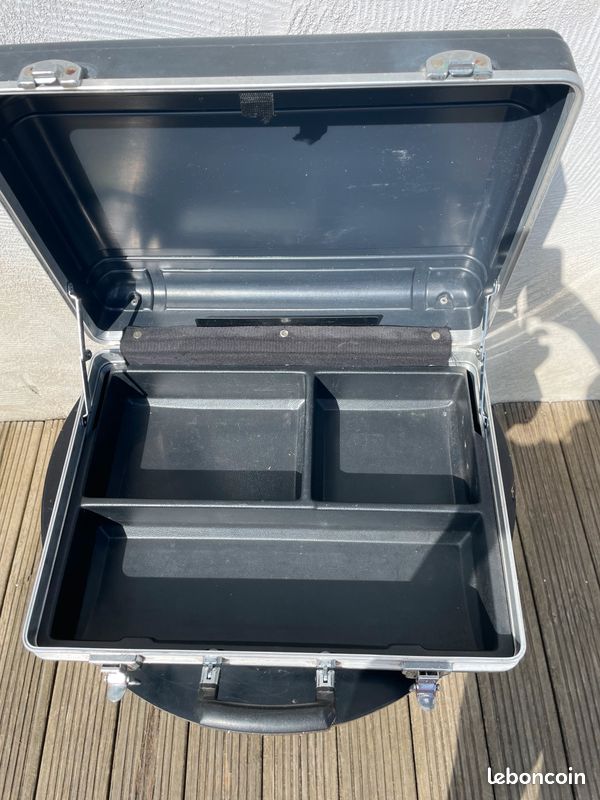 Valise noir 48x38x20 (image 8)