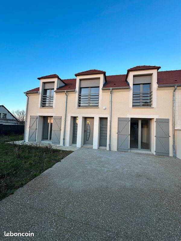 Maison 7 pièces 160 m² · à Longnes · 160 m² · 339 000 €
