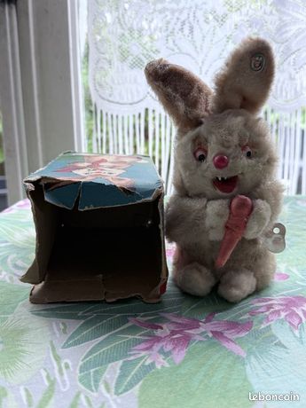 Automate lapin avec cadeau - Lib deco