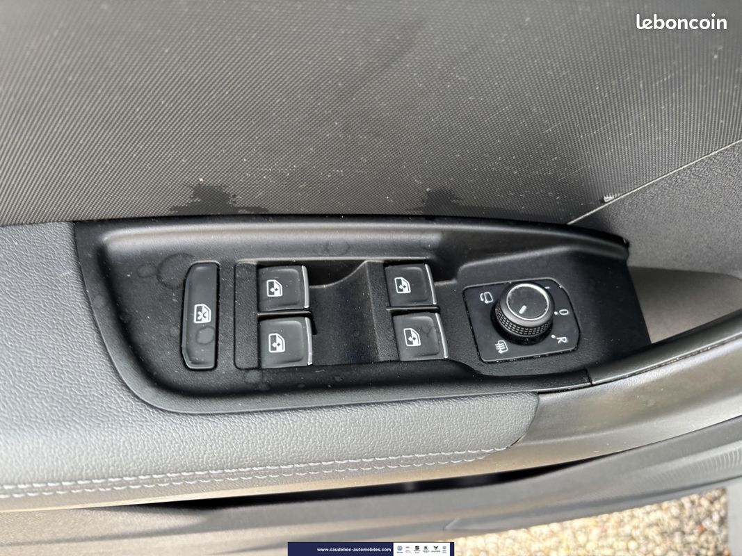 AUDI A1 Allstreet 35 TFSI 150 ch S tronic 7 Design Luxe (image 34)