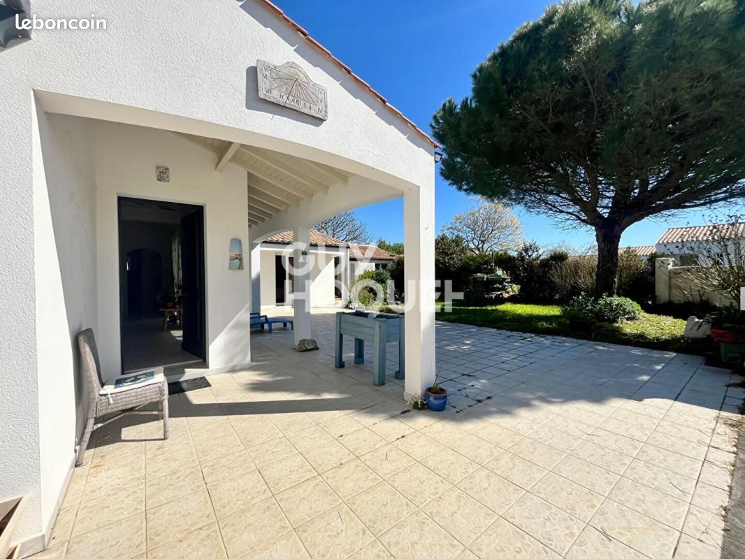 Maison 4 pièces 127 m² · à Charron · 127 m² · 298 000 €