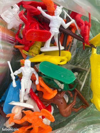 Lot d'anciens soldats , chevaux , indiens plastique vintage jaune , vert, rouge.. année 70-80 | Rakuten