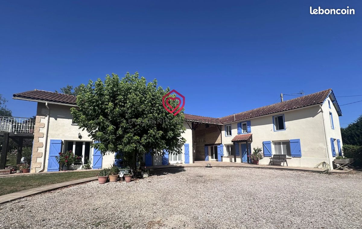 Maison 11 pièces 240 m² · à Tillac · 240 m² · 457 000 €