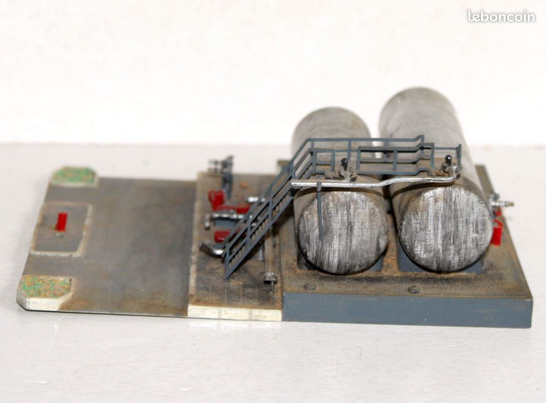 Faller Dépôt D'Essence – Maquette Ferroviaire – Grue à Huile Et Réservoirs – Modélisme 1:87 – Dès 14 Ans