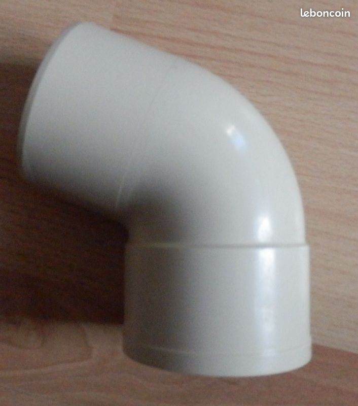 Coude / raccord PVC diamètre 80 mm 67,5° Male - Femelle SABLE : Très bon état (image 1)