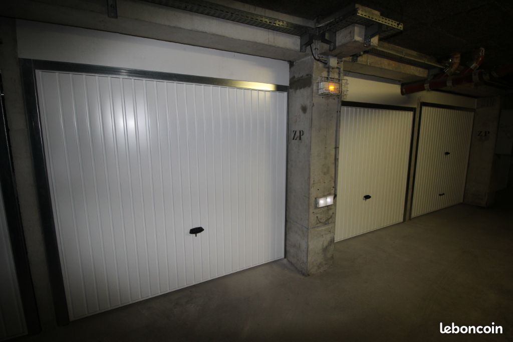 Parking 11 m² · à Vitrolles · 11 m² · 100 €/mois