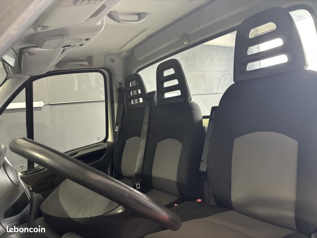 IVECO DAILY Plus 35 C 15 CHASSIS CABINE 35C/35S PORTE VOITURE GARANTIE 12 MOIS (image 11)