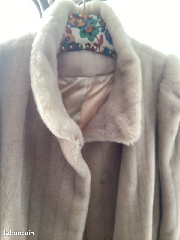 Manteau fourrure femme taille 38 (image 2)
