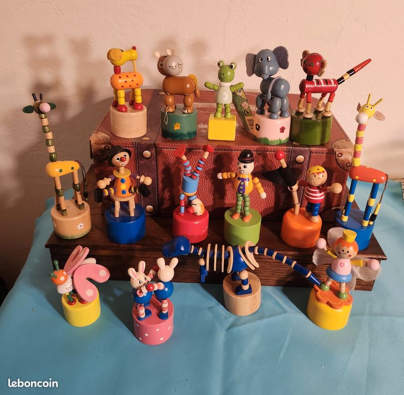 Eurekakids - Théâtre En Bois Avec Des Personnages 3A+ | Maroc