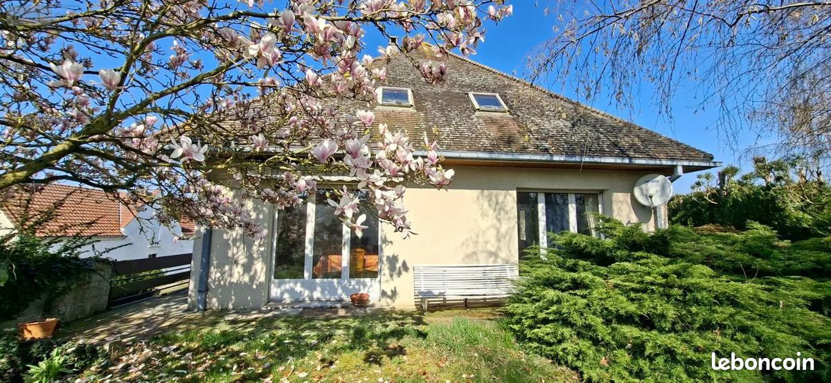 Maison 7 pièces 252 m² · à Chalandry · 252 m² · 162 000 €