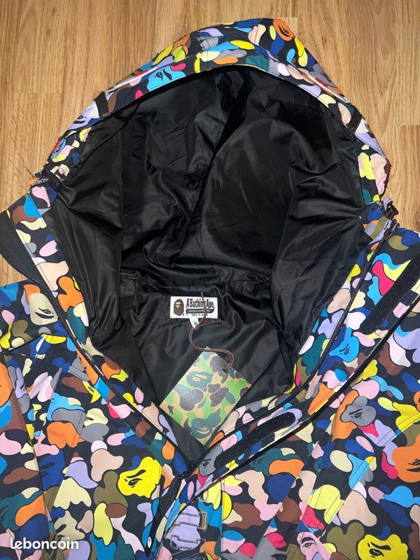 Bape shark multicolor camo snowboard jacket Vêtements