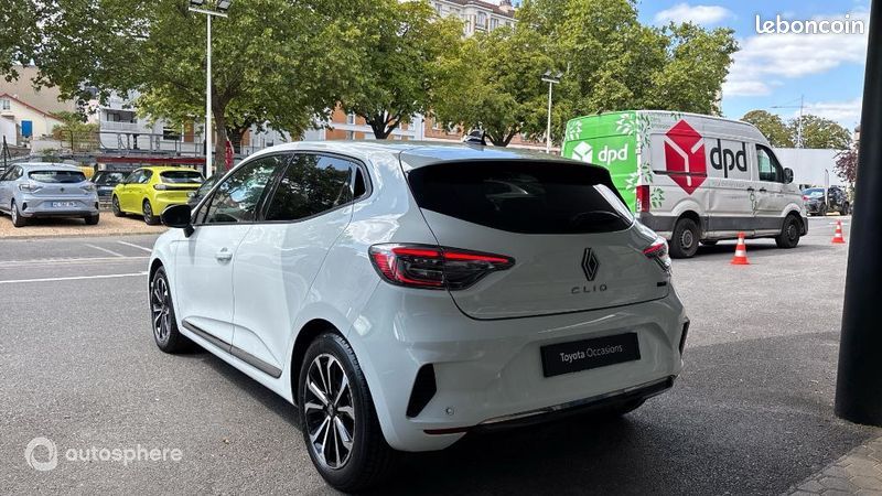 Renault Clio 1.6 E-Tech 145ch full hybrid Techno (image 7)