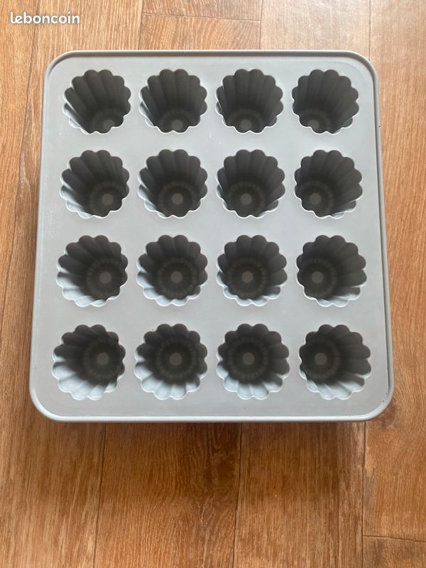 Moule à cannelés en silicone (image 2)
