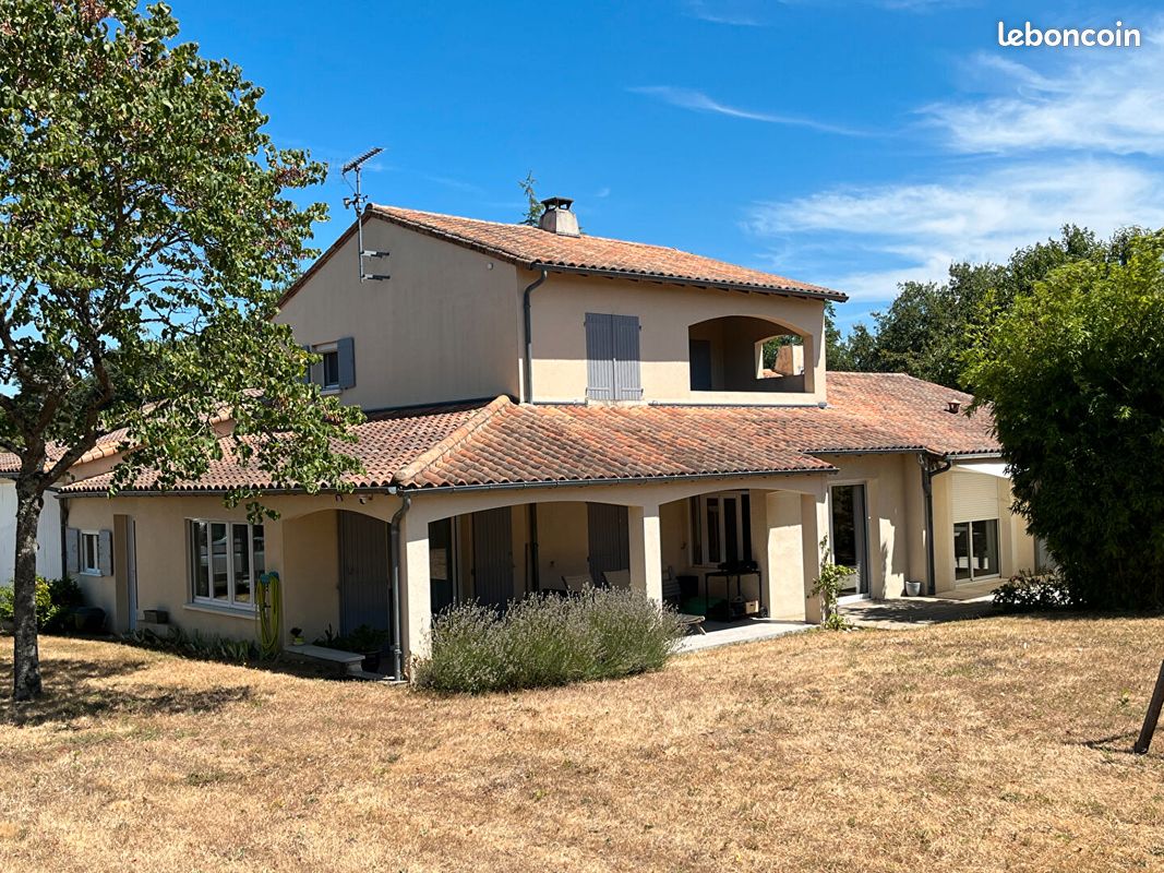 Maison 8 pièces 168 m² · à Saint-Benoît · 168 m² · 479 000 €
