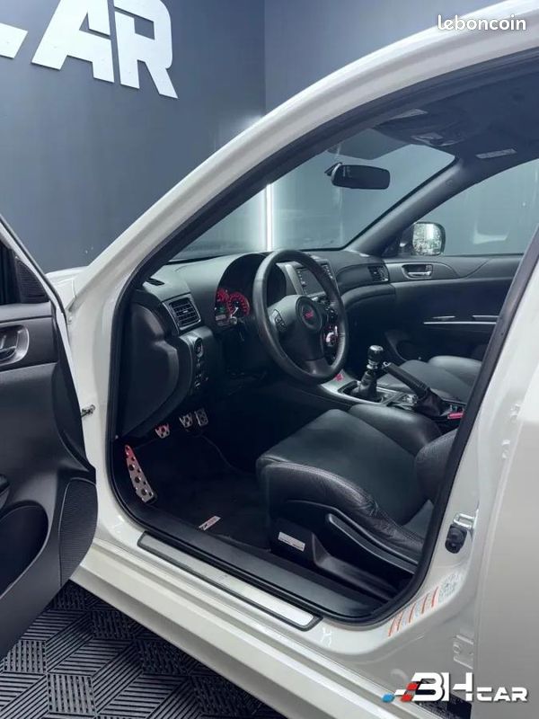 Subaru Impreza 2.5 300 WRX STI AWD (image 16)