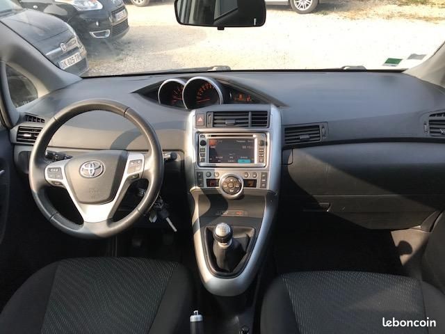 Toyota VERSO 126 D-4D SKYVIEW CONNECT 5 PLACES (image 6)