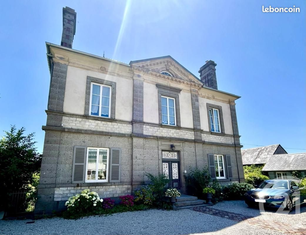 Maison 11 pièces 312 m² · à Domfront en Poiraie · 312 m² · 617 000 €
