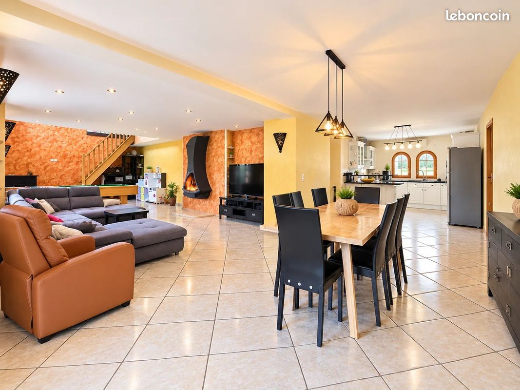 Maison 8 pièces 275 m² · à Arthaz-Pont-Notre-Dame · 275 m² · 685 000 €