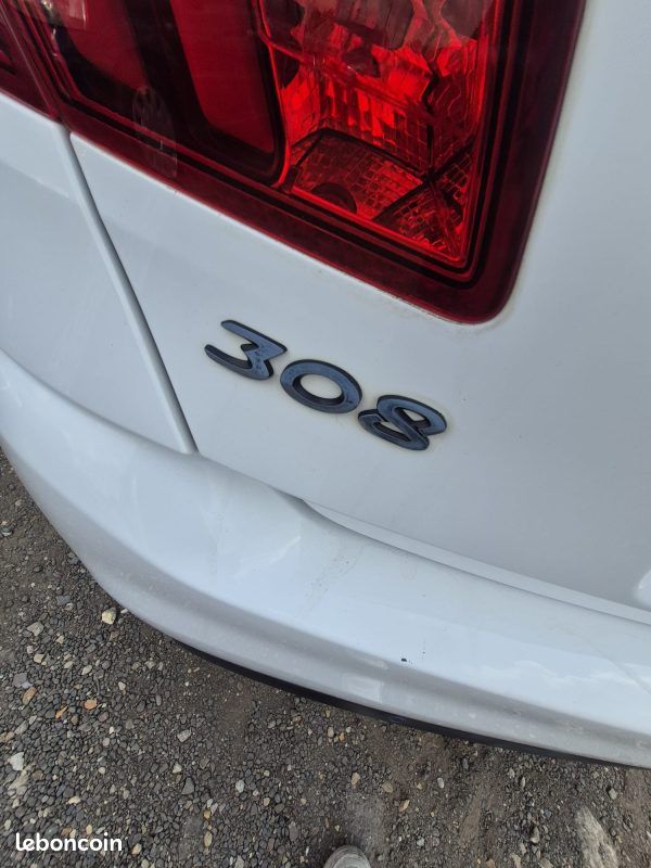 PEUGEOT 308 II 1.6 BLUEHDI 100CH S&S GPS Jantes clim super etat (image 15)