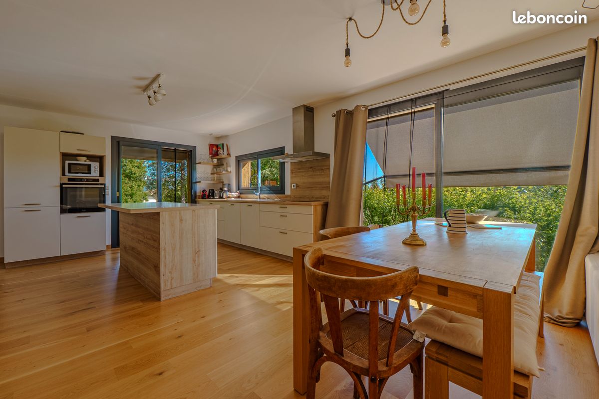 Maison 6 pièces 140 m² · à Geyssans · 140 m² · 420 000 €