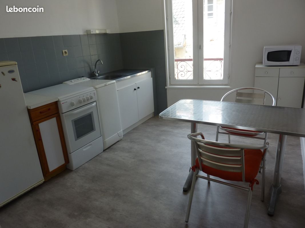 Appartement 1 pièce 32 m² · à Aurillac · 32 m² · 355 €/mois