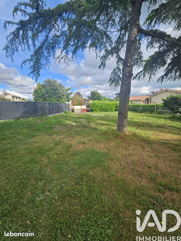 Terrain 1000 m² · à Seysses · 1 000 m² · 128 000 €