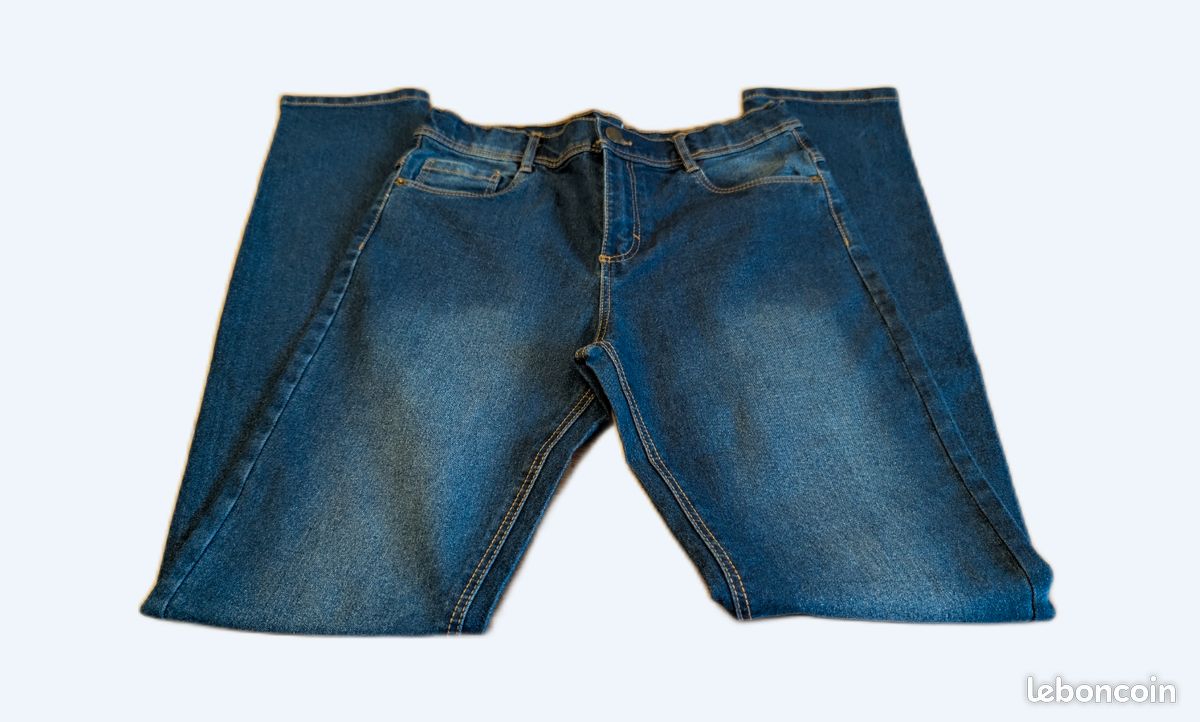 Jean skinny bleu marine A.P.C., €130 |  | Lookastic France