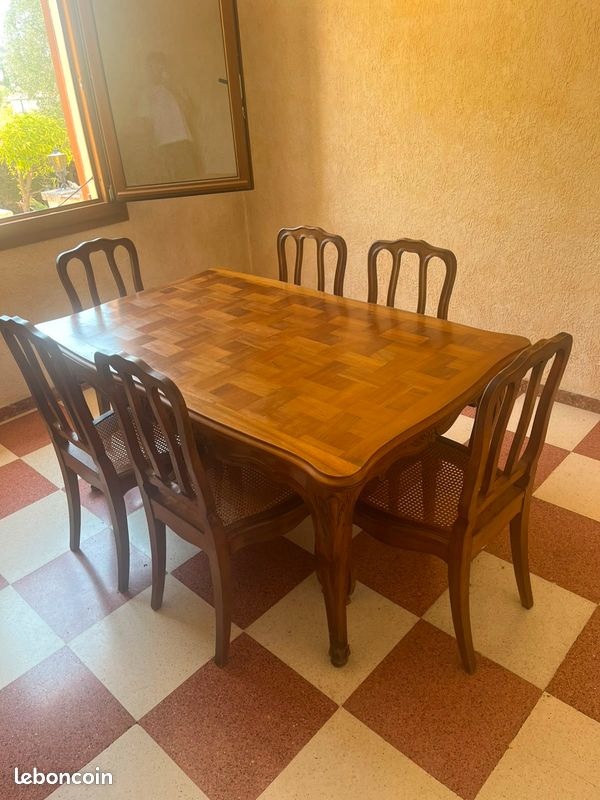 Table de séjour 6/8 places , 6 chaises en merisier 2rallonges (image 1)