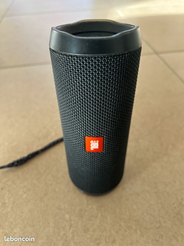 Enceinte portable JBL PartyBox Encore Essential Bluetooth avec jeux de  lumières - IPX4 - 100 W - Réusiné